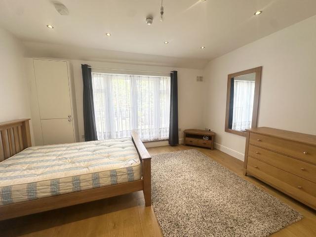 Park Avenue North, Willesden NW10, 1 bed flat to rent, £1,800 pcm | PrimeLocation