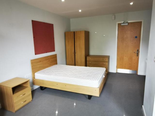 Park Buildings, Park Street, Swansea. Studio to rent £625 pcm £144 pw