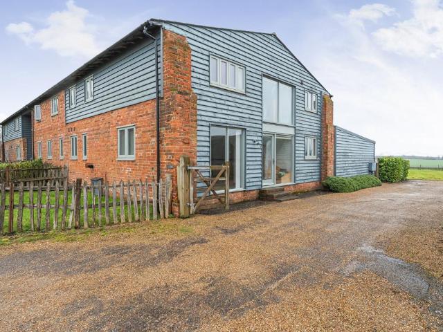 Park Barn, Barnfield Road, Charing. 4 bed house to rent £1,850 pcm £427 pw