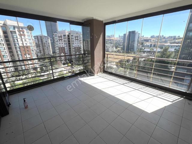 Park Caddesi Rönesans Konutları Öncephe Yapılı 4+1 Kiralık Daıre
