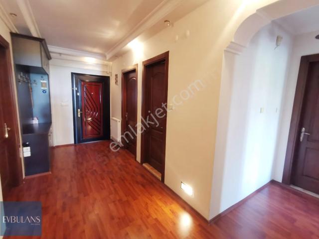 Park Cepheli 21 Yaşında Çarşı Merkezinde Ara Kat 3+1 Daire