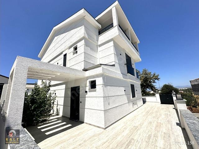 PARK CEPHELİ LİMAN YOLUNA YAKIN KONUMDA 3+1 VİLLA