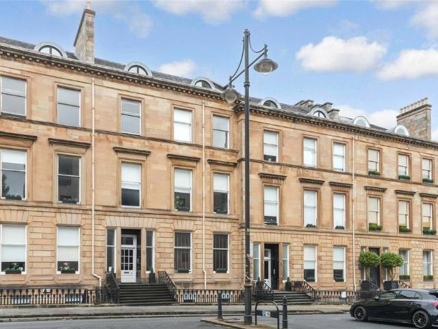 Park Circus Place, Glasgow, G3 3 bed apartment to rent £2,250 pcm £519 pw