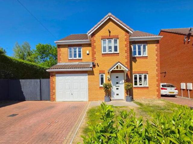 Park Close, Royston, 4 Bedroom Detached