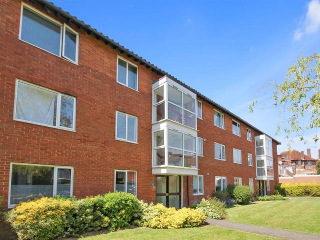 Park Court, Old London Road, Brighton BN1, 2 bed flat to rent, £1,450 pcm | PrimeLocation