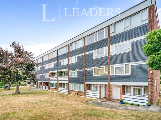 Park Court, Harlow, CM20 2 bed flat to rent £1,350 pcm £312 pw