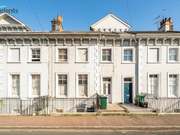 Park Crescent, Brighton, East Sussex BN2, 3 bed flat to rent, £2,100 pcm | PrimeLocation