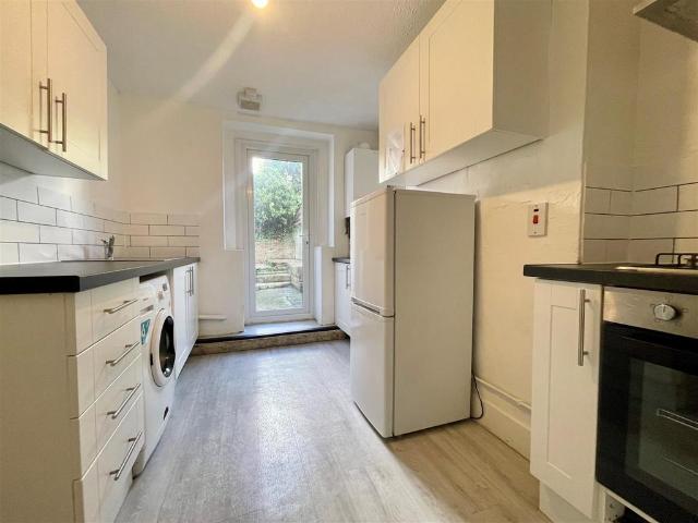 Park Crescent 1 bed house to rent £772 pcm £178 pw