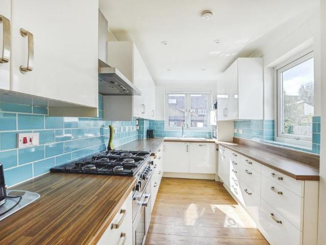 Park Drive, Acton, London, W3 4 bed terraced house to rent £4,000 pcm £923 pw