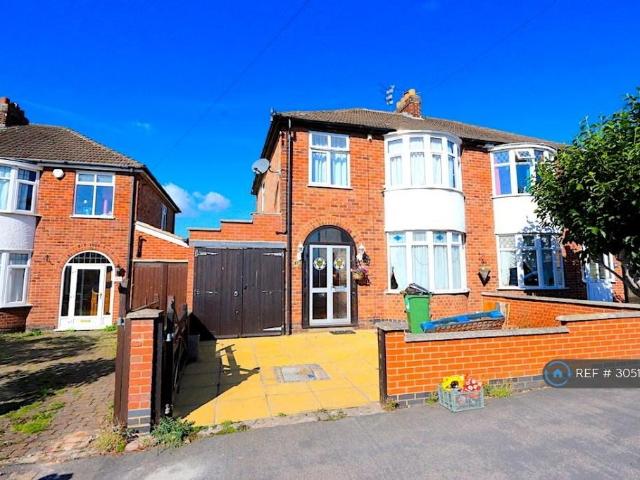 Park Drive, Leicester, LE3 3 bed semi detached house to rent £1,500 pcm £346 pw