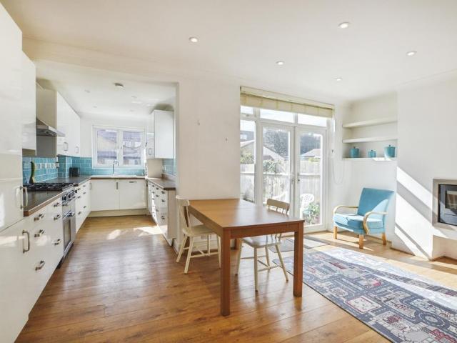 Park Drive, Acton, London, W3 4 bed terraced house to rent £4,000 pcm £923 pw