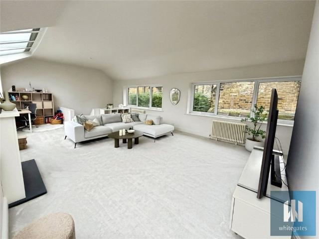 Park Drive South, Huddersfield, HD1