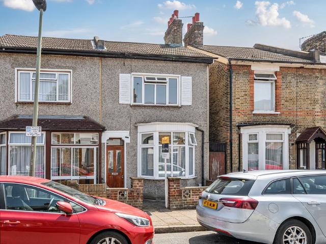 Park End, Bromley, BR1 3 bed terraced house to rent £2,250 pcm £519 pw