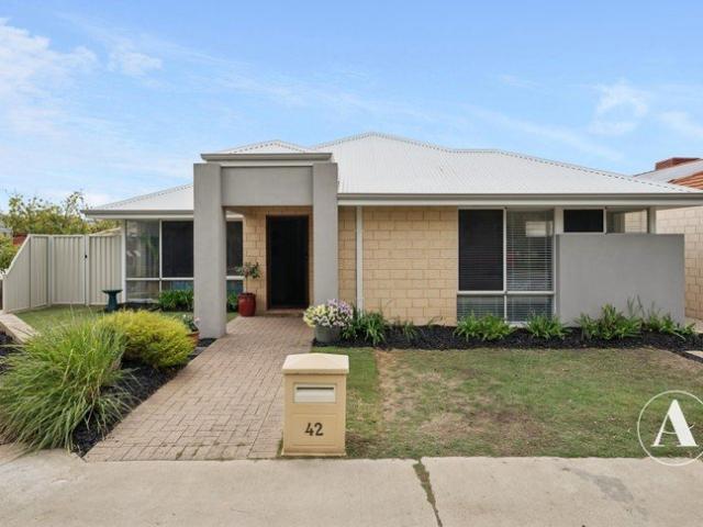 PARK FACING + 650m TO HARRISDALE HIGH SCHOOL!