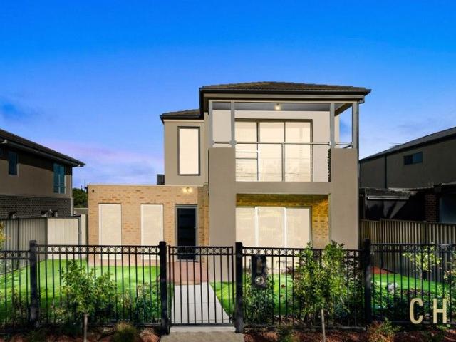 Park Facing Family Home with Space, Style & Flexible Living