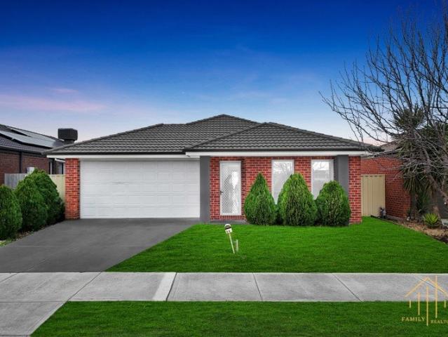 Park Facing Family Living in a Prime Pakenham Location