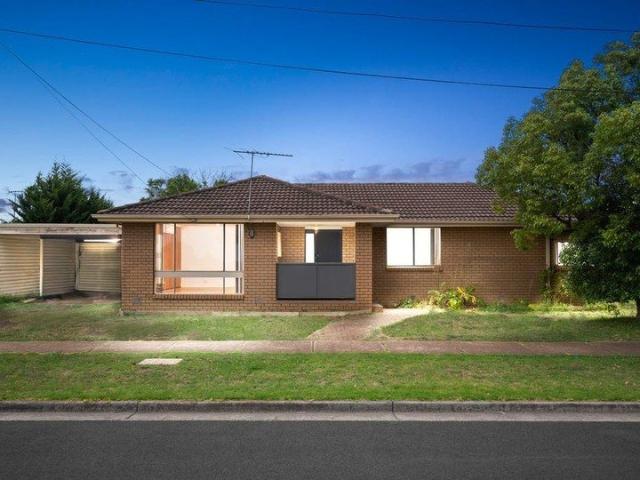 Park Facing Gem Walk to Multiple Schools & Ideal for SMSF Investment!