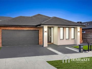 PARK FACING / SUNSET VIEWS / RARE 448m² BLOCK / 2 LIVING ZONES / MINUTES TO STATION