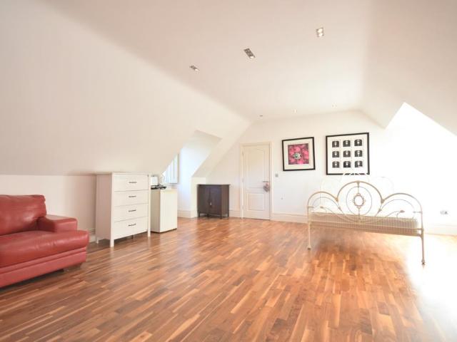 Park Farm Road Bickley BR1 1 bed in a house share to rent £1,000 pcm £231 pw