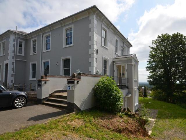 Park Field, Victoria Road, Malvern. 1 bed apartment to rent £775 pcm £179 pw