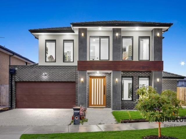 Park Front Grand Luxury Living: Double Storey Gem Awaits!