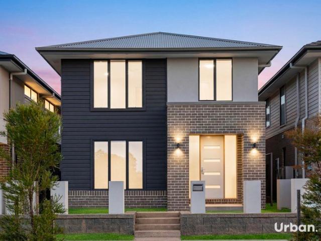Park front living in the heart of Elara