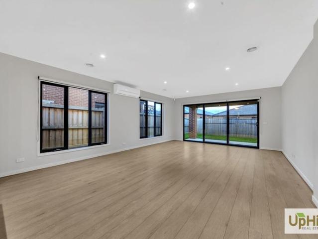 Park Front with Solar, your new home in HighGrove