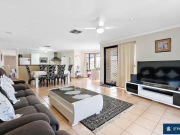 Park Front 3 Bed 2 Bath Home With No Strata Fee In Super Convenient Cannington!