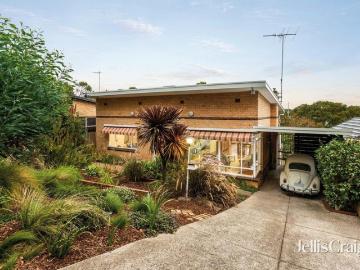 Park frontage, retro charisma, space to spare