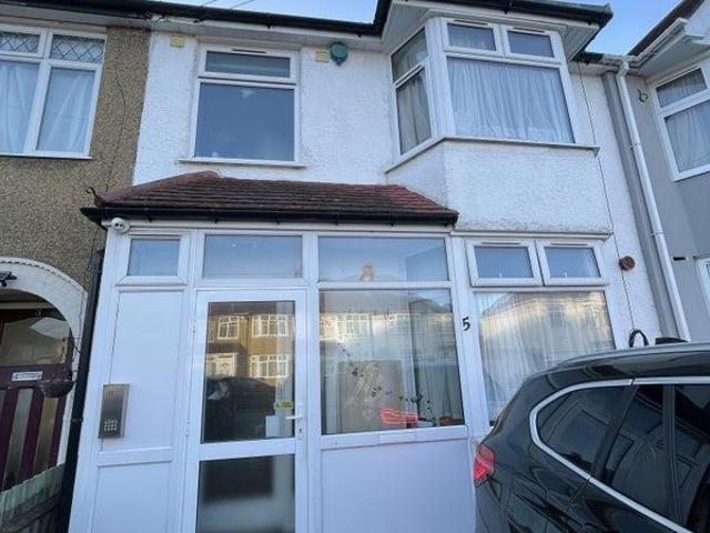 Park Gardens, London NW9 1 bed house of multiple occupation to rent £900 pcm £208 pw