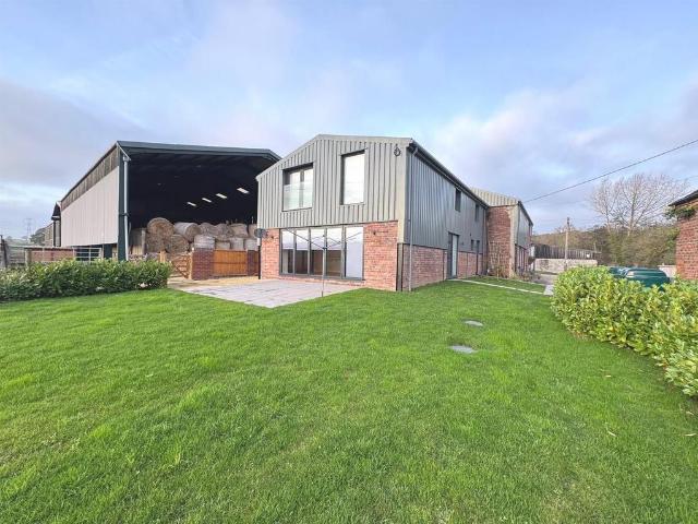 Park Gate Lane, Abbots Bromley, Rugeley 3 bed barn conversion to rent £1,200 pcm £277 pw