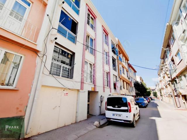 Park Gayrimenkul'den Ömerağada Hat Boyu Yakını Kiralık 2+1 Daire