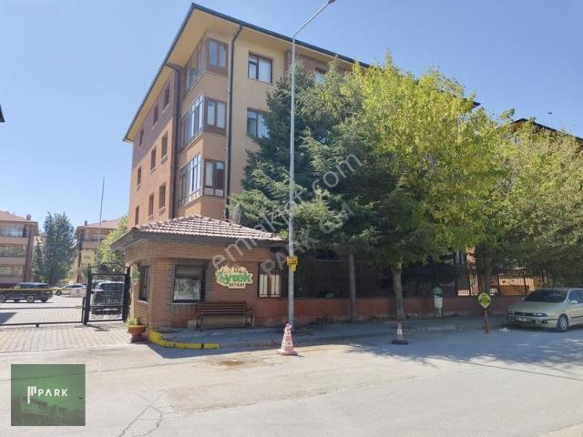 Park Gayrimenkul'den Batıkent Aytek Sitesinde Satılık 180 M2 4+1
