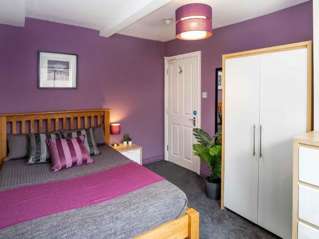 Park Green, Macclesfield, SK11 1 bed terraced house to rent £650 pcm £150 pw