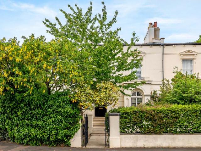 Park Hall Road, West Dulwich, SE21 5 bed semi detached house to rent £9,500 pcm £2,192 pw