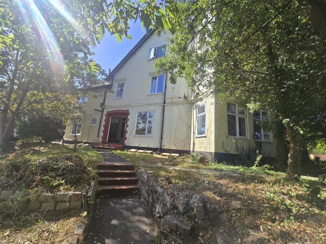 Park Hill, Carshalton SM5 1 bed semi detached house to rent £1,325 pcm £306 pw