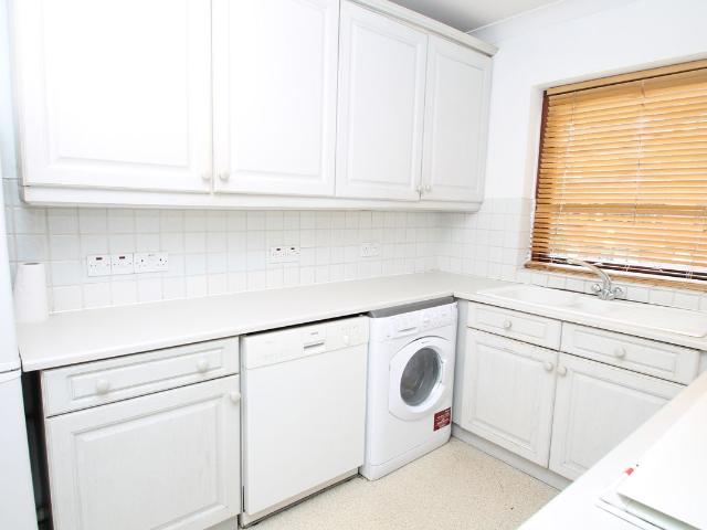 Park Hill Rise, Croydon CR0, 2 bed flat to rent, £1,800 pcm | PrimeLocation