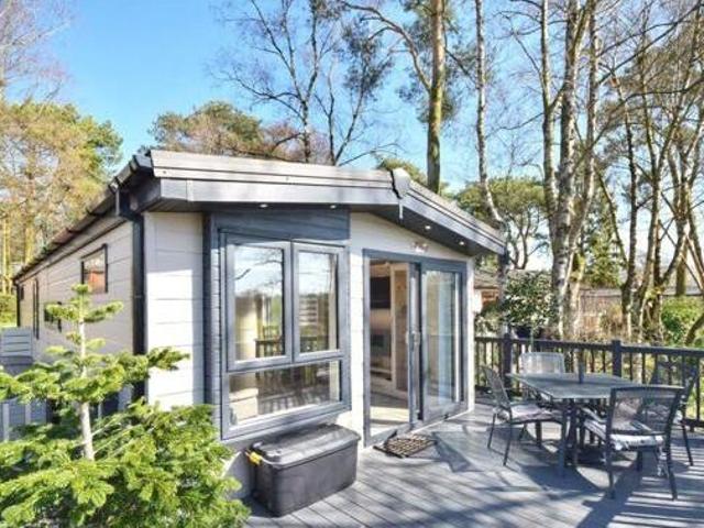 Park Home For Sale In Waddington