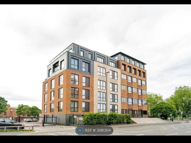 Park House Apartments, Slough SL1, 1 bed flat to rent, £1,350 pcm | PrimeLocation