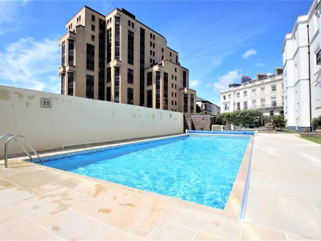 Park House, Clarence Parade, Southsea 2 bed flat to rent £1,600 pcm £369 pw