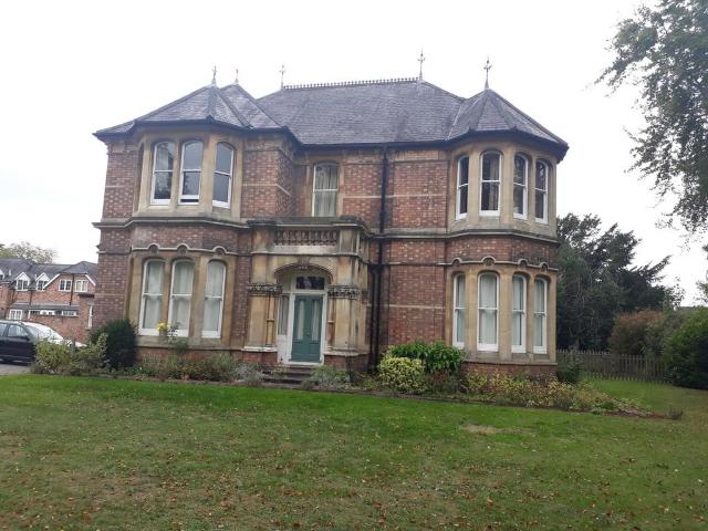 Park House, Park Road, Leamington. 2 bed flat to rent £1,250 pcm £288 pw