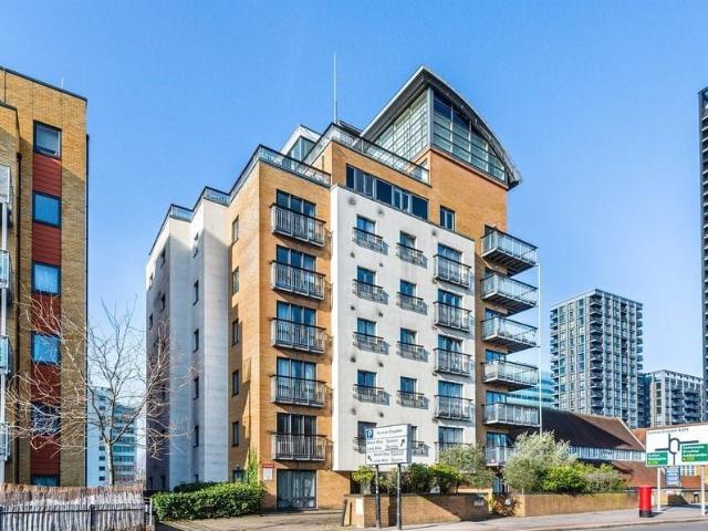 Park Lane, Croydon CR0, 2 bed flat to rent, £1,750 pcm | PrimeLocation