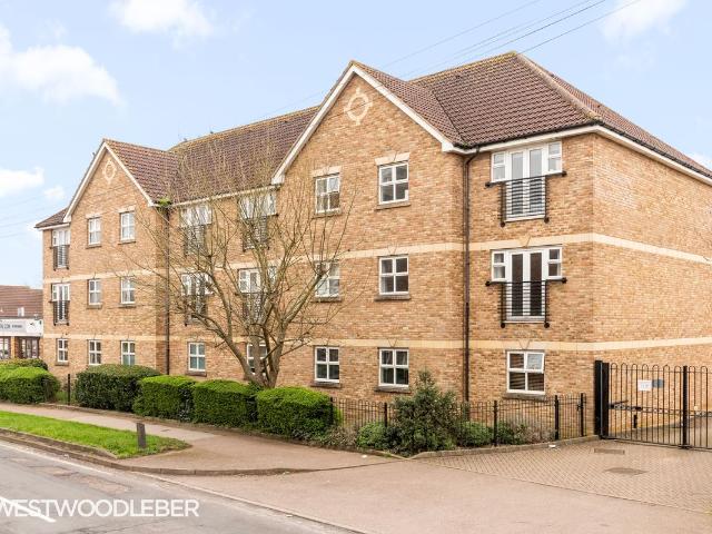 Park Lane, Broxbourne EN10, 2 bed flat to rent, £1,500 pcm | PrimeLocation