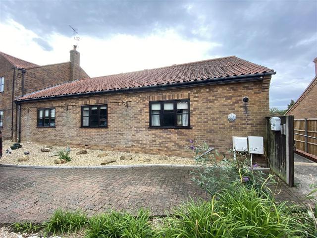 Park Lane, Downham Market PE38, 2 bed bungalow to rent, £950 pcm | PrimeLocation