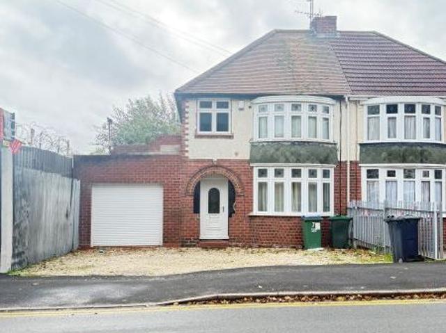 Park Lane East, Tipton DY4, 3 bed semi detached house to rent, £1,200 pcm | PrimeLocation