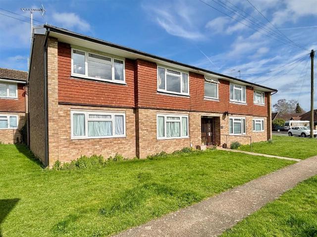 Park Lane, Kemsing, Sevenoaks TN15, 2 bed flat to rent, £1,400 pcm | PrimeLocation