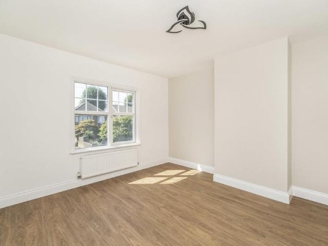 Park Lane, Harefield, Uxbridge, UB9 3 bed terraced house to rent £2,000 pcm £462 pw