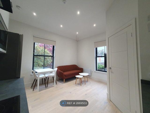 Park Lane, Sheffield S10, 1 bed flat to rent, £950 pcm | PrimeLocation