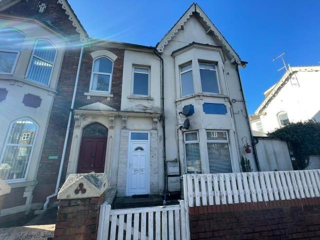 Park Lane, Swindon SN1, 2 bed flat to rent, £1,050 pcm | PrimeLocation