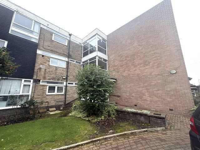 Park Lane, Whitefield M45, 2 bed flat to rent, £950 pcm | PrimeLocation